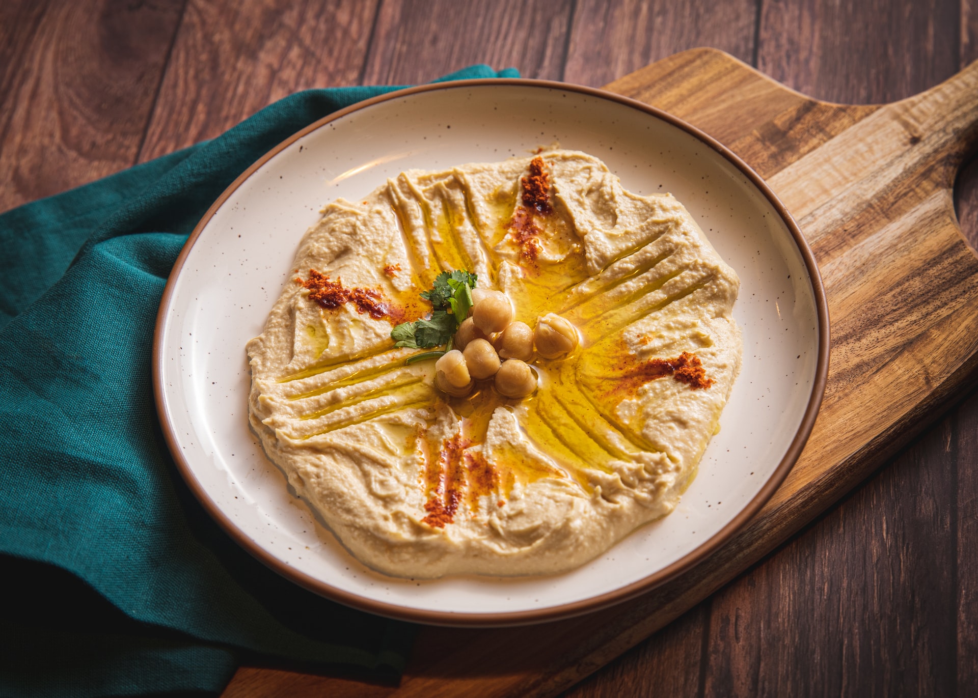 HUMMUS